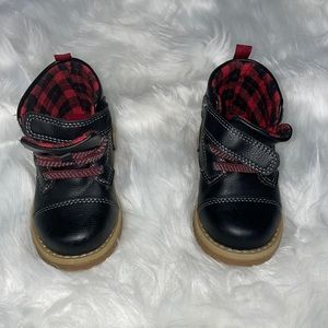 Like new toddler boots. Size 6